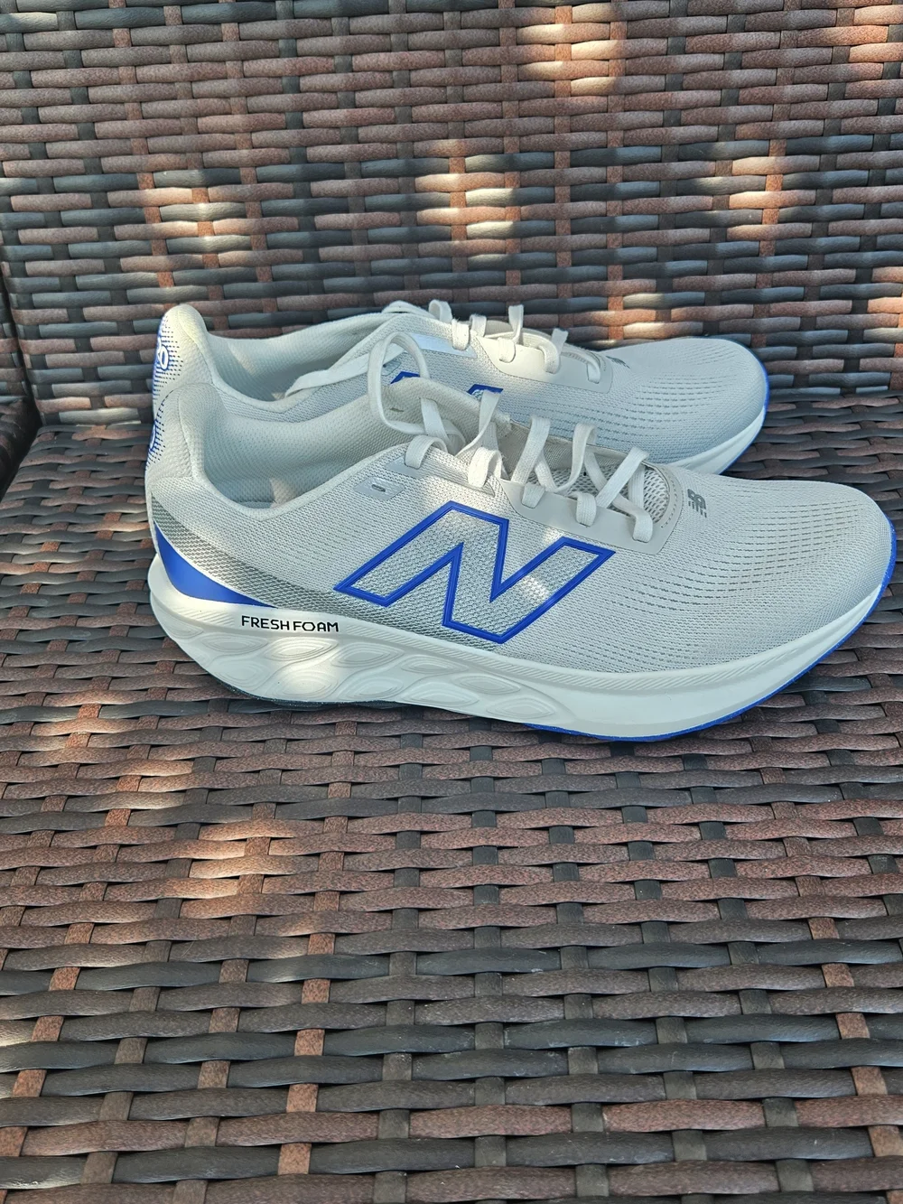 New Balance Fresh Foam 520 Men’s Running Shoes - White with Blue Accents